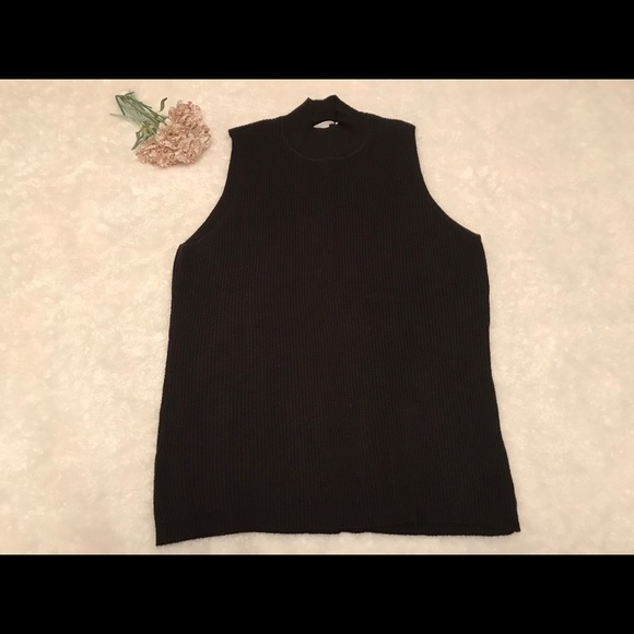 *SOLD* Sleeveless Knit Sweater - Picture 1 of 3